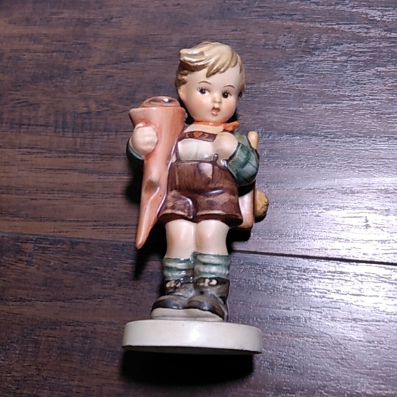 1950s #80 Little Scholar Hummel